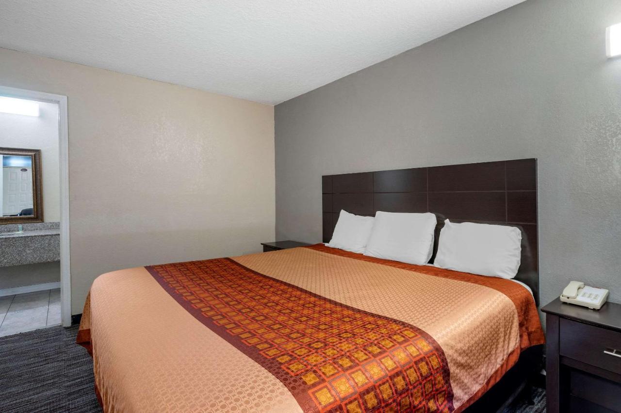 Rodeway Inn Clearwater-Largo المظهر الخارجي الصورة